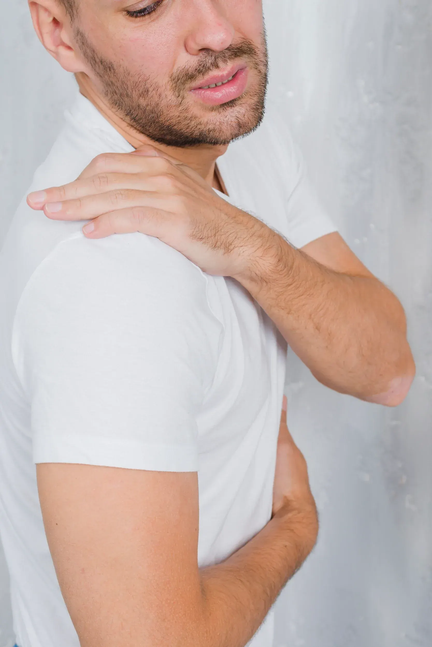 Rotator Cuff Tears in Fort Walton Beach, FL: Diagnosis, Conservative Treatment and Surgical Repair Options