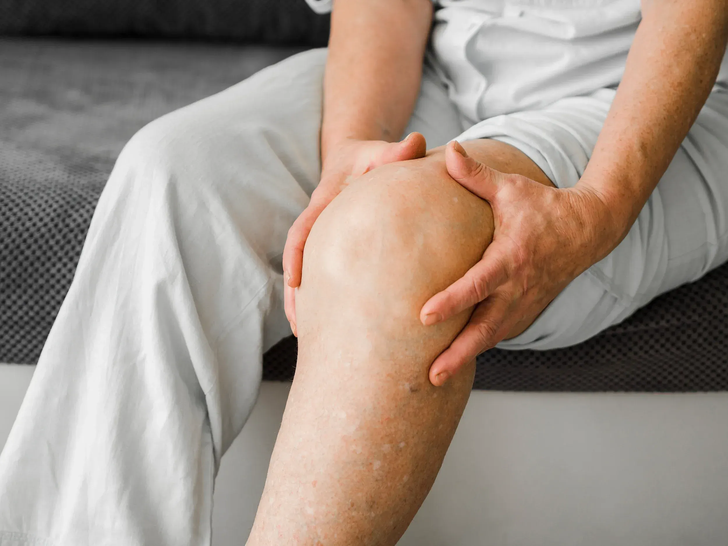 What Causes Knee Arthritis?